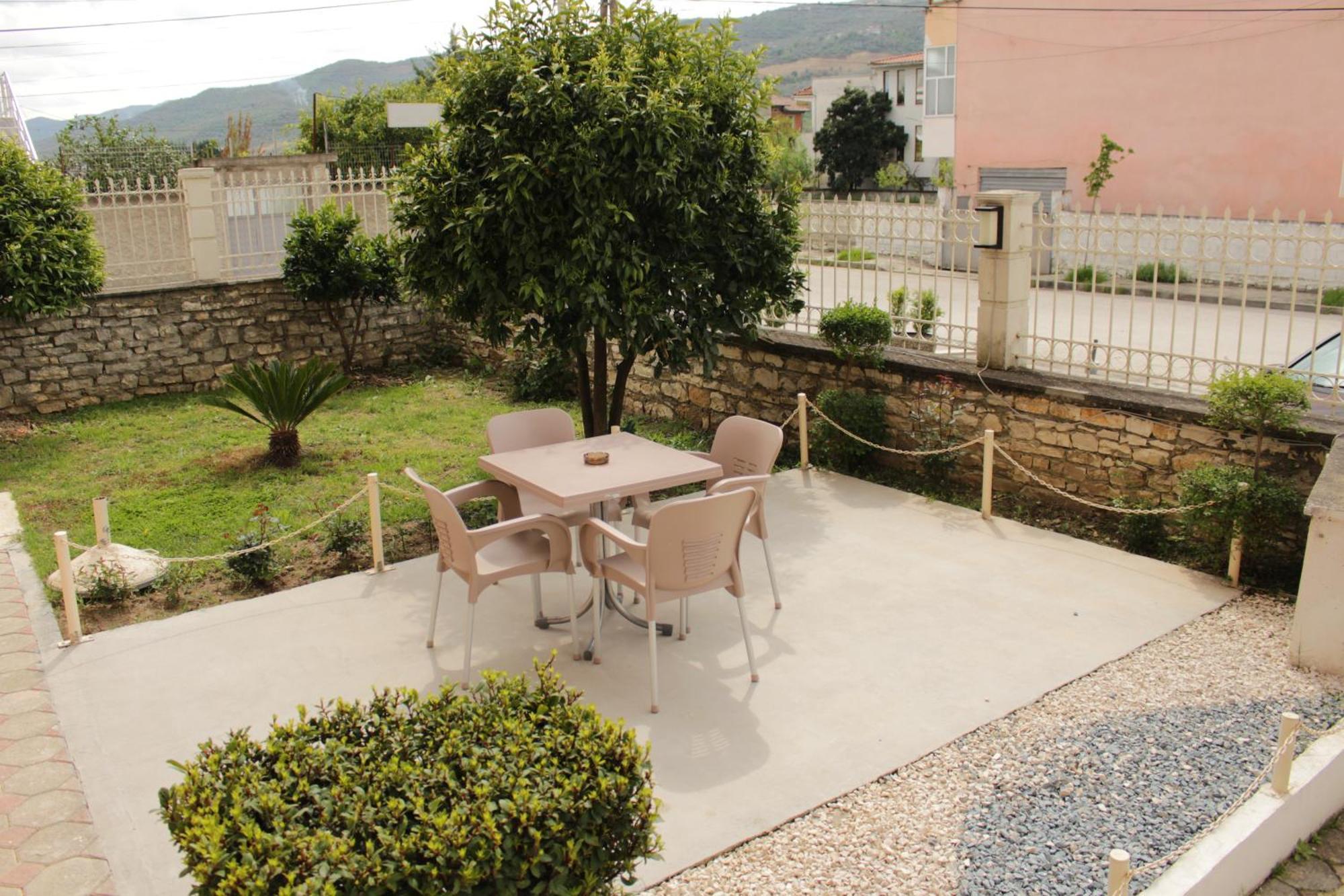 Hotel Vila Maledhi Berat Exterior foto